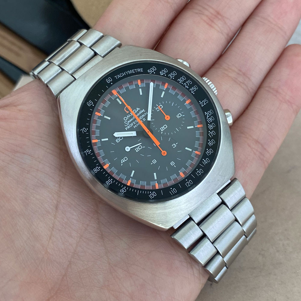 Omega speedmaster mark 2 racing 2025 dial